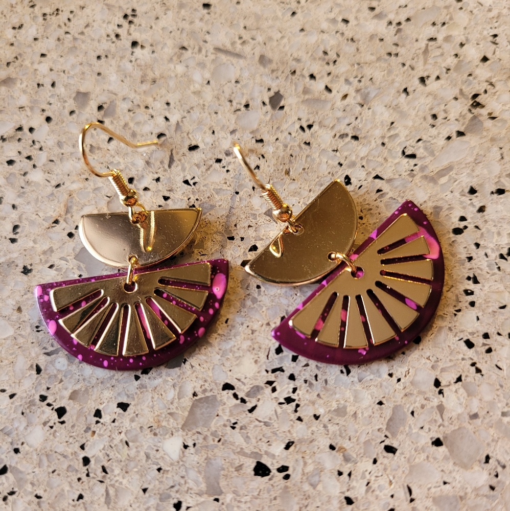🤍3/$30 Purple and Gold Plated Dangle Earrings